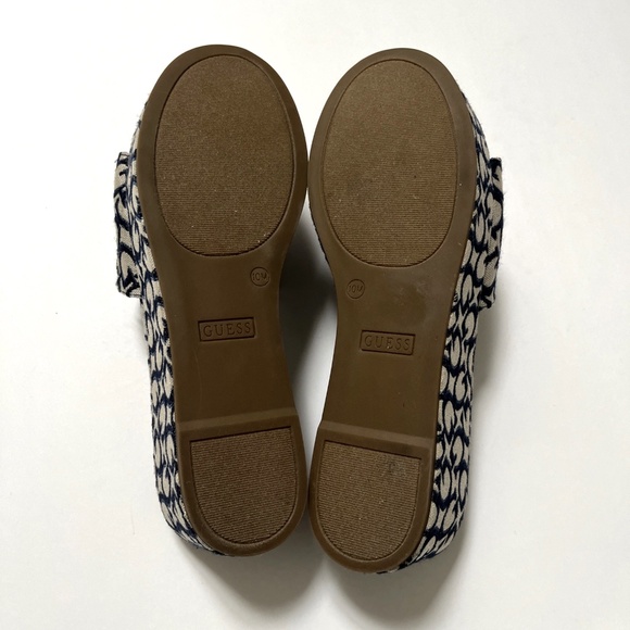 NWOB GUESS Monogram Denim Logo Platform Slides Sandals Size 10M Blue Beige - Picture 7 of 8